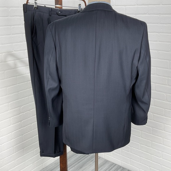 Caravelli Suit Mens 42R 33W 28L Blue Pinstripe Superior 150s Hightech Classic - Picture 4 of 16